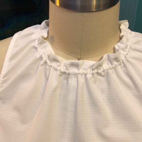 Athleta mock neck racer back cinched waist active top. Navigate cinch tank. - Picture 9 of 9